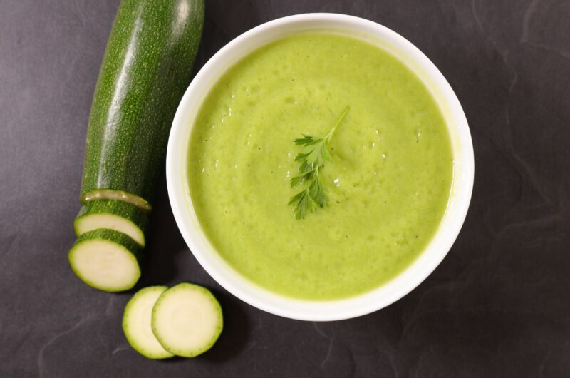 Gemüsecreme-Suppe mit Zucchini